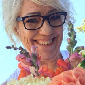 Meet your Posher, Joni